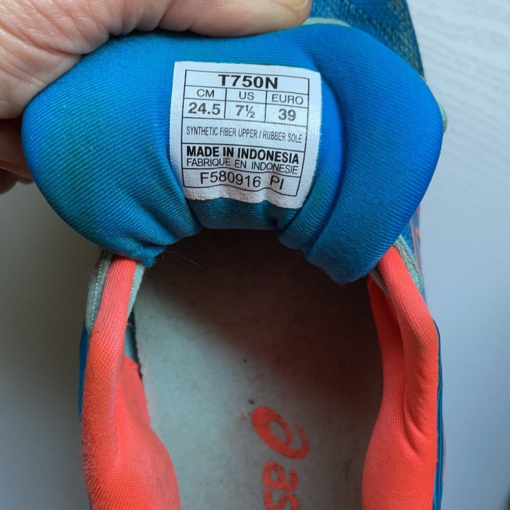 ASICS Running Shoes - Picture 5 of 5